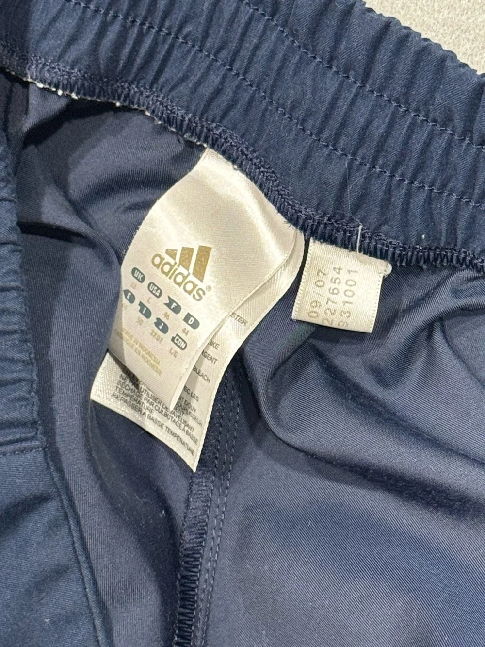 Men’s vintage adidas track pants parachute pants